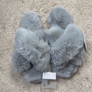 LC Lauren Conrad Gray Fuzzy Slippers